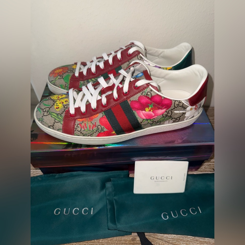 Gucci GG Supreme Low 'Flora Print - Red' Women Sneakers 433900-HT520-8490 Sz 40